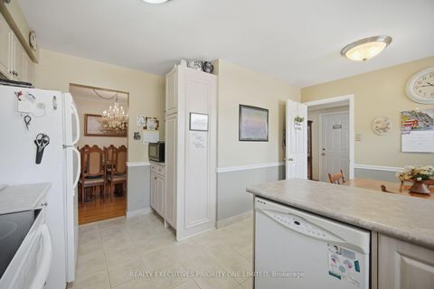 Photo 12 at 43 Elana Drive, Jane Heights, Toronto
