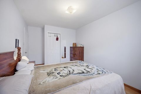Photo 20 at 43 Elana Drive, Jane Heights, Toronto