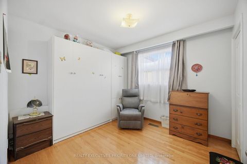 Photo 23 at 43 Elana Drive, Jane Heights, Toronto