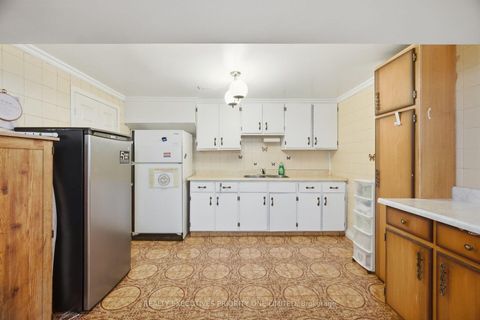 Photo 32 at 43 Elana Drive, Jane Heights, Toronto