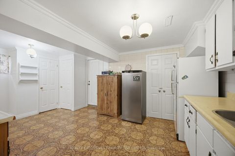 Photo 33 at 43 Elana Drive, Jane Heights, Toronto