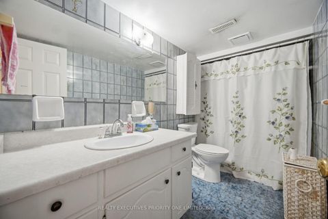 Photo 34 at 43 Elana Drive, Jane Heights, Toronto