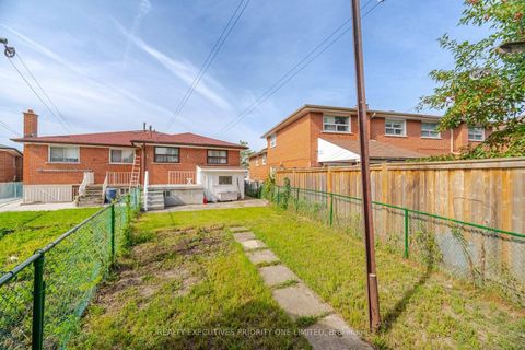 Photo 36 at 43 Elana Drive, Jane Heights, Toronto
