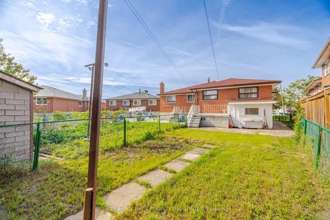 Photo 37 at 43 Elana Drive, Jane Heights, Toronto