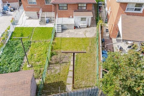 Photo 38 at 43 Elana Drive, Jane Heights, Toronto