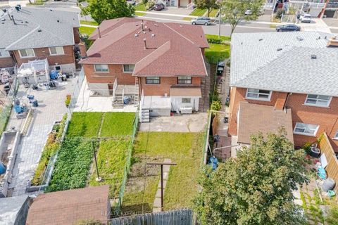 Photo 39 at 43 Elana Drive, Jane Heights, Toronto