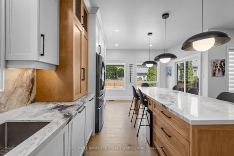Photo 13 at 684 Lakelands Avenue, Alcona, Innisfil