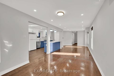 Photo 8 at 6 Purdy Crescent W, Pelmo Park W4, Toronto
