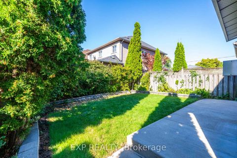 Photo 35 at 6 Purdy Crescent W, Pelmo Park W4, Toronto