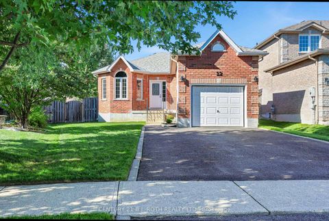 Photo 2 at 12 Lamont Crescent, Ardagh, Barrie