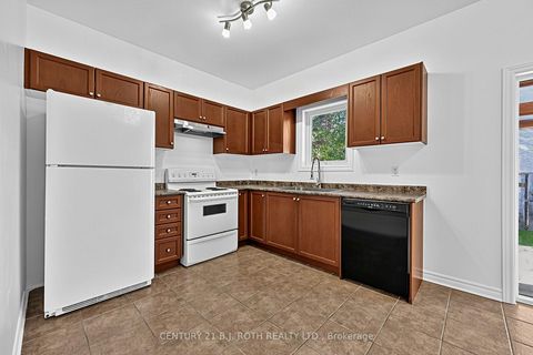 Photo 5 at 12 Lamont Crescent, Ardagh, Barrie