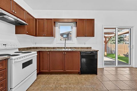 Photo 6 at 12 Lamont Crescent, Ardagh, Barrie