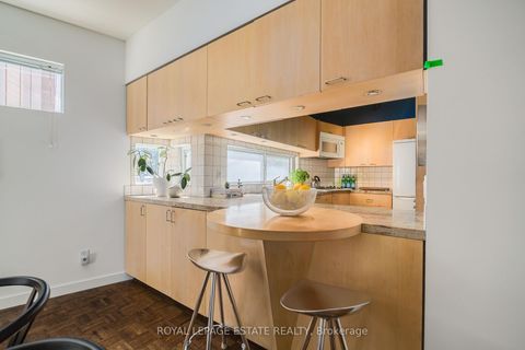 Photo 4 at 61 Seaton Street, Moss Park, Toronto
