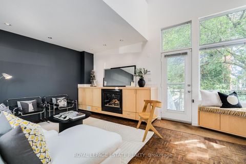 Photo 7 at 61 Seaton Street, Moss Park, Toronto