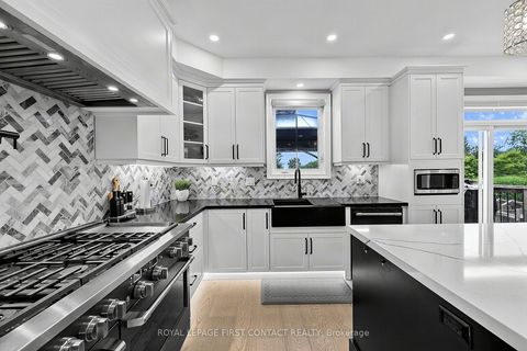 Photo 14 at 36 Regalia Way, Shore, Barrie