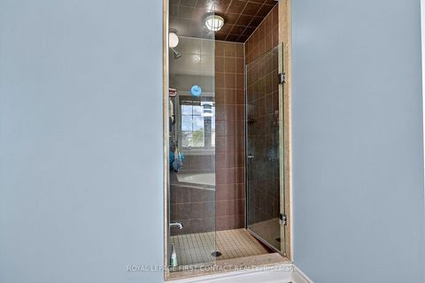 Photo 23 at 36 Regalia Way, Shore, Barrie