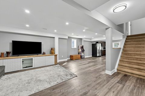 Photo 36 at 36 Regalia Way, Shore, Barrie
