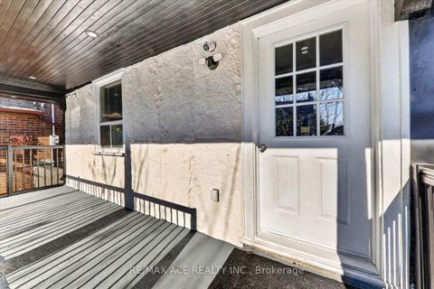 Photo 4 at 47 Laurel Avenue, Kennedy Park, Toronto
