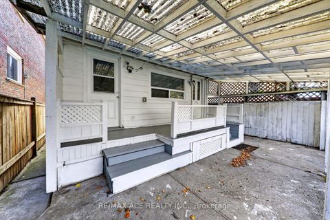 Photo 30 at 47 Laurel Avenue, Kennedy Park, Toronto