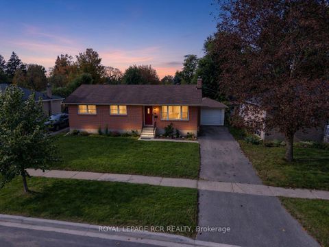 Photo 1 at 18 Oak Street, Wellington, Barrie