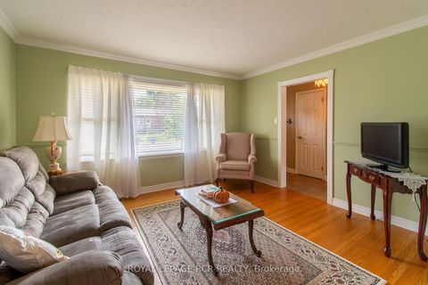 Photo 5 at 18 Oak Street, Wellington, Barrie