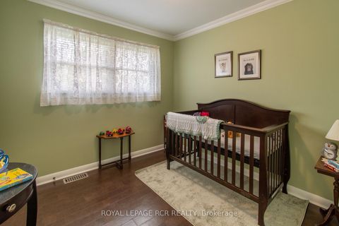 Photo 8 at 18 Oak Street, Wellington, Barrie