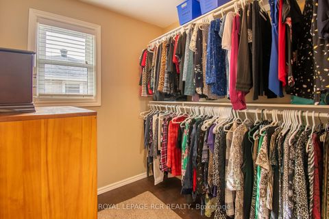 Photo 11 at 18 Oak Street, Wellington, Barrie
