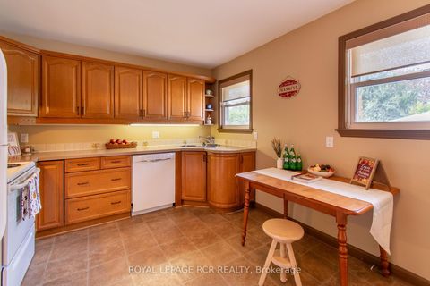 Photo 17 at 18 Oak Street, Wellington, Barrie
