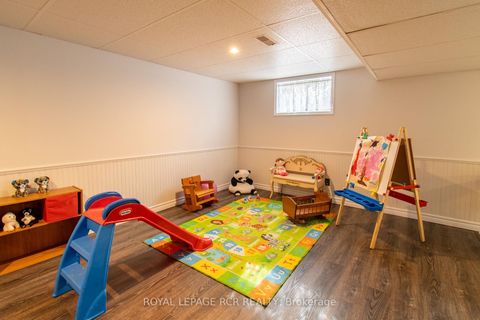Photo 21 at 18 Oak Street, Wellington, Barrie