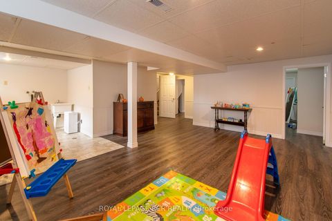 Photo 22 at 18 Oak Street, Wellington, Barrie