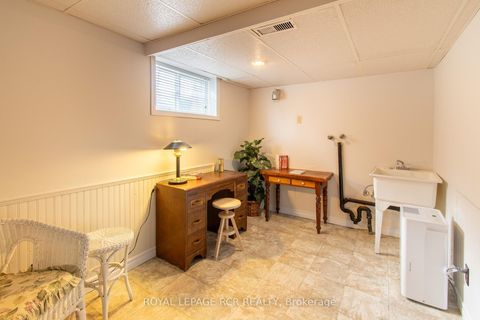 Photo 23 at 18 Oak Street, Wellington, Barrie