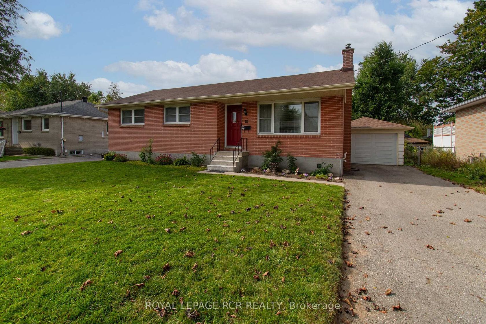 18 Oak Street, Wellington, Barrie photo number 2
