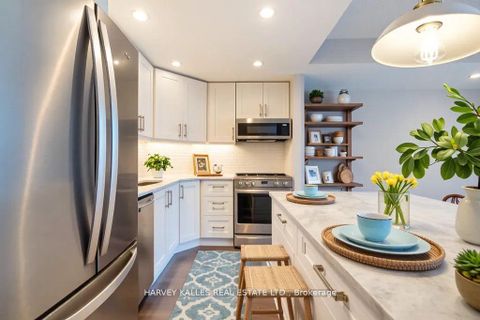 Photo 11 at 502 - 218 Queens Quay W, Waterfront Communities C1, Toronto