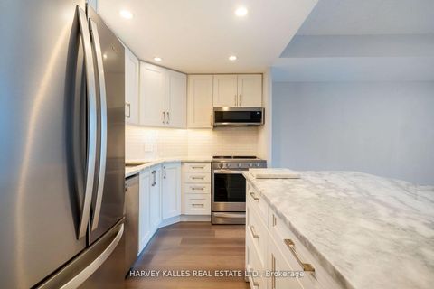 Photo 31 at 502 - 218 Queens Quay W, Waterfront Communities C1, Toronto