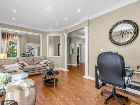 Photo 4 at 113 Sonoma Boulevard, Sonoma Heights, Vaughan