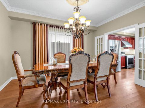 Photo 5 at 113 Sonoma Boulevard, Sonoma Heights, Vaughan