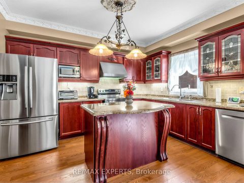 Photo 6 at 113 Sonoma Boulevard, Sonoma Heights, Vaughan