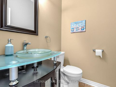 Photo 11 at 113 Sonoma Boulevard, Sonoma Heights, Vaughan