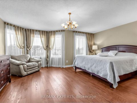 Photo 14 at 113 Sonoma Boulevard, Sonoma Heights, Vaughan