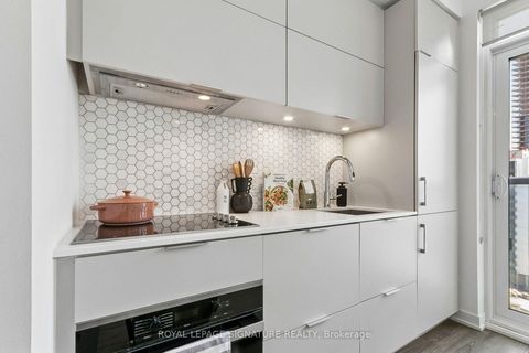 Photo 8 at 1006 - 20 Richardson Street, Waterfront Communities C8, Toronto
