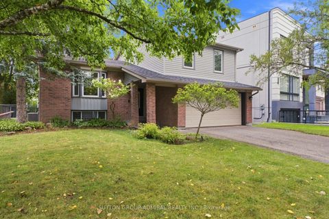 Photo 2 at 20 Sanderson Crescent, North Richvale, Richmond Hill