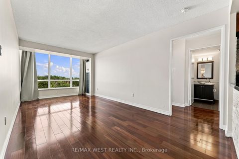 Photo 4 at 1009 - 1320 Islington Avenue, City Centre West, Toronto