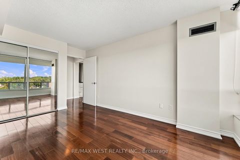 Photo 14 at 1009 - 1320 Islington Avenue, City Centre West, Toronto