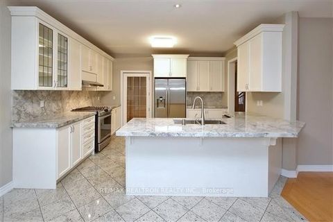 Photo 3 at 22 St Urbain Drive, Vellore Village, Vaughan