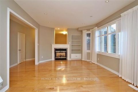 Photo 6 at 22 St Urbain Drive, Vellore Village, Vaughan