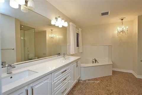 Photo 11 at 22 St Urbain Drive, Vellore Village, Vaughan
