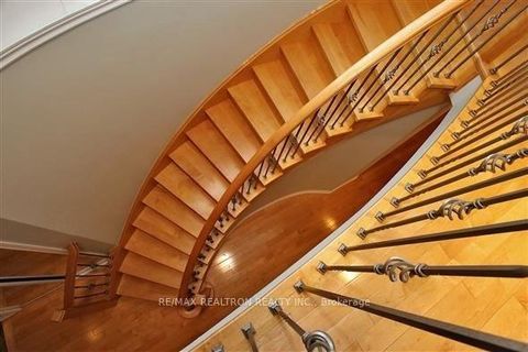 Photo 12 at 22 St Urbain Drive, Vellore Village, Vaughan