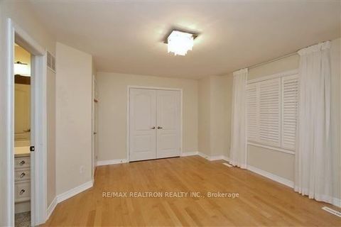 Photo 13 at 22 St Urbain Drive, Vellore Village, Vaughan