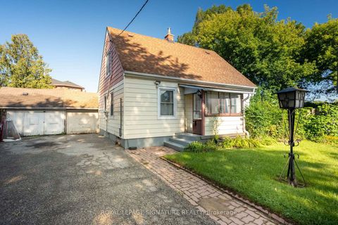 Photo 0 at 15 Kemp Square, Amesbury, Toronto