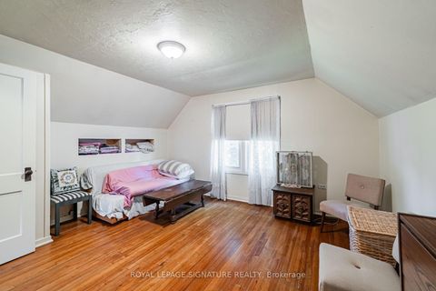 Photo 21 at 15 Kemp Square, Amesbury, Toronto